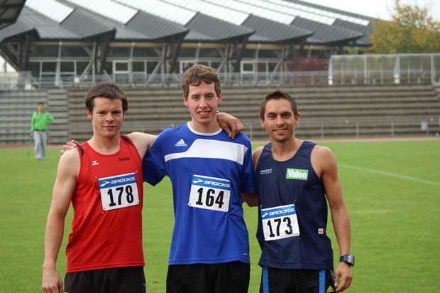 Die 5000m-Läufer Daniel Spieß, Johannes Estner und Joachim Lang (v. l. n. r.) PICT0111