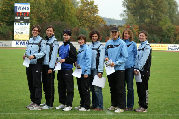 Unsere erfolgreichen Frauen (v. l. n. r.): Elisabeth Lechner, Julia Schlosser, Andrea Sarwas, Tina Klier, Kathrin Schön, Conny Weng, Claudia Klein, Karolin Eder PICT0162