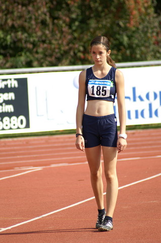 Kristin Baumann in Konzentration vor dem Weitsprung PICvT0135