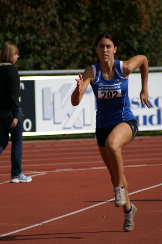 Ramona Schneider beim Anlauf zum Weitsprung PIxCT0134