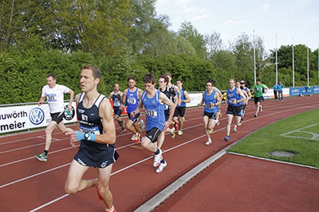Start 5000m vorne Gröbl 632 Estner